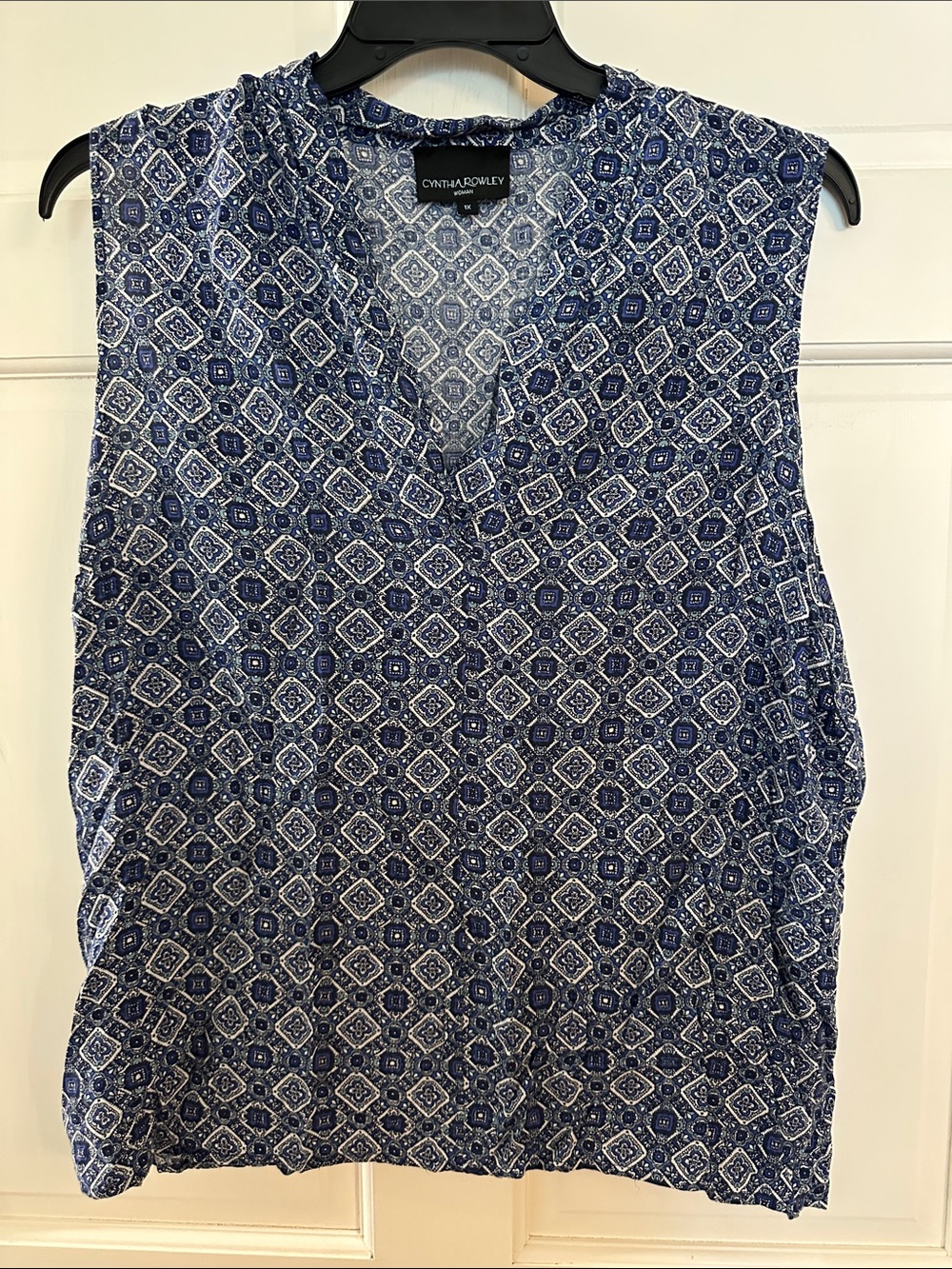 Cynthia Rowley Navy and White Geometric Sleeveless V-Neck Top